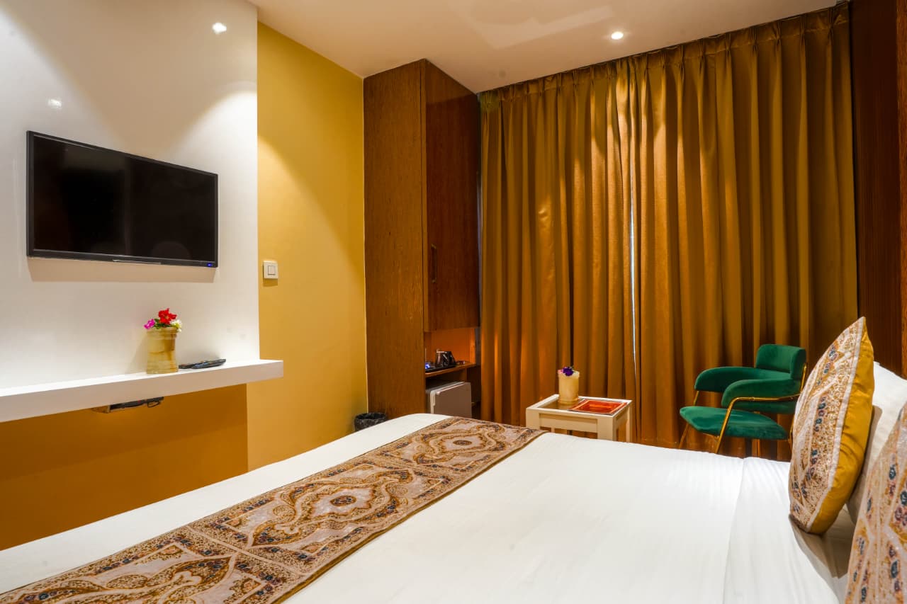 Jallianwala Bagh Luxury Room - Interior