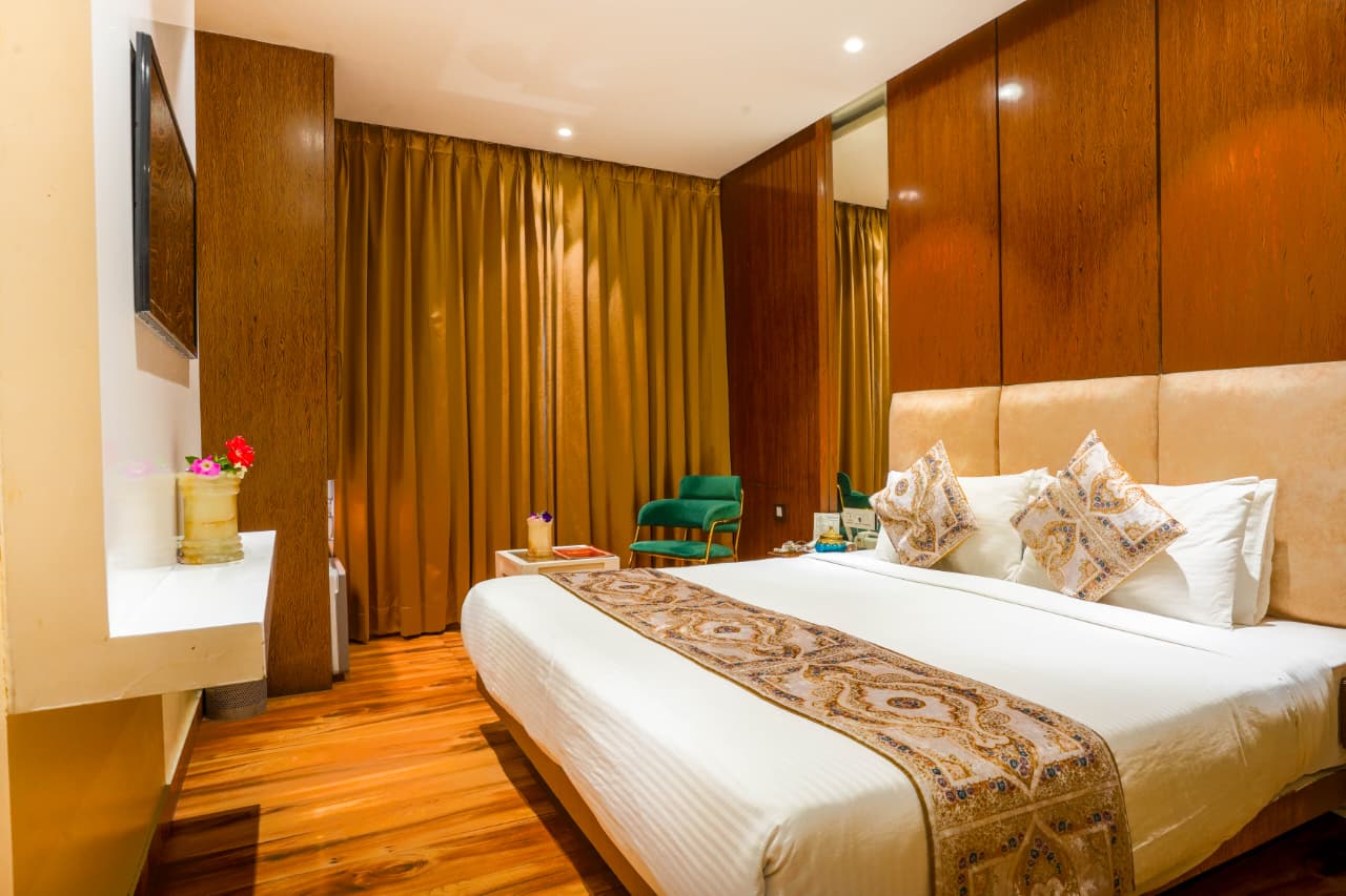 Jallianwala Bagh Luxury Room - Interior